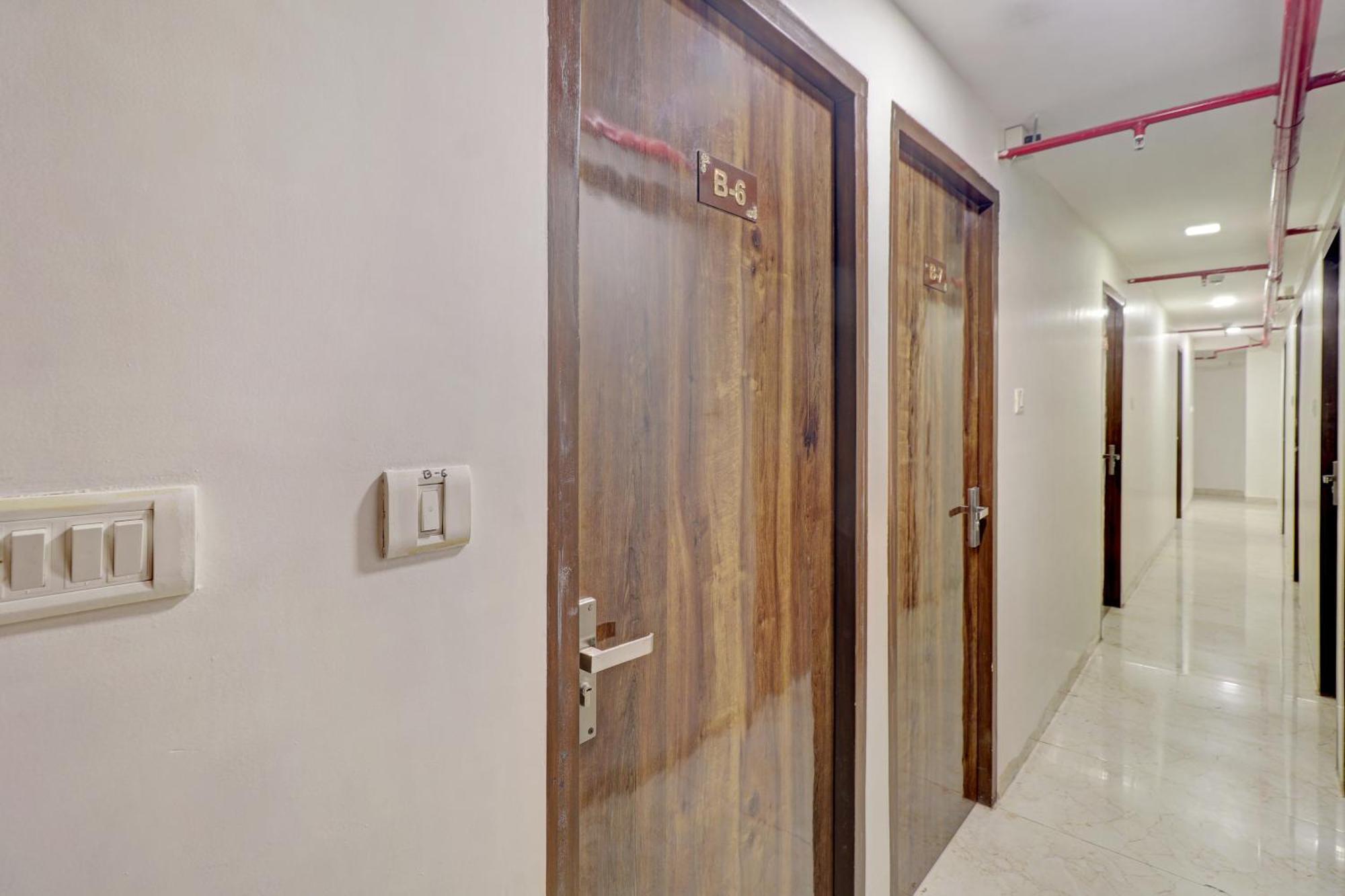 Hotel Merry Gold Мумбаи Экстерьер фото